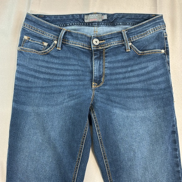 Torrid Luxe Slim Fit Bootcut Jeans sz 10R - Picture 5 of 11